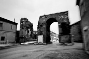 Via Appia: Arch of Hadrianus (Santa Maria Capua Vetere, 2010)